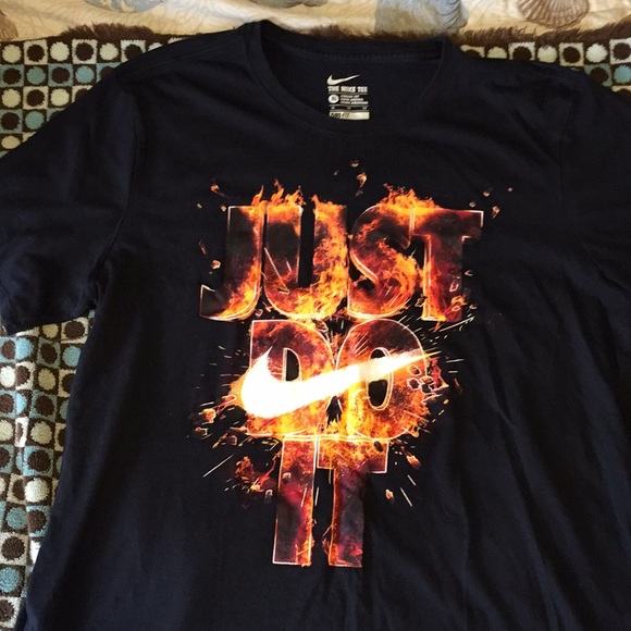 Nike Other - Nike dry fit T-shirt with the logo just do it XL